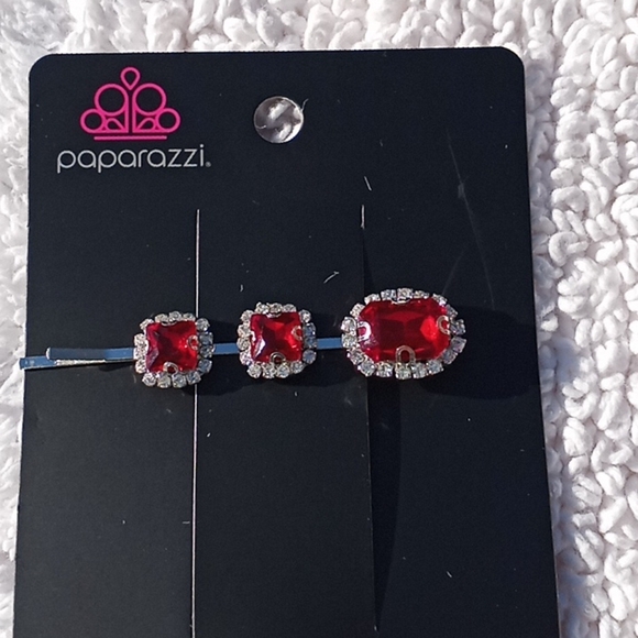paparazzi Accessories - Teasable Twinkle Red Hair Clip
